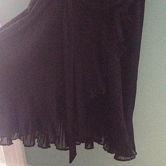 Black Ruffle V-Neck Wrap Dress - Picture 4 of 5